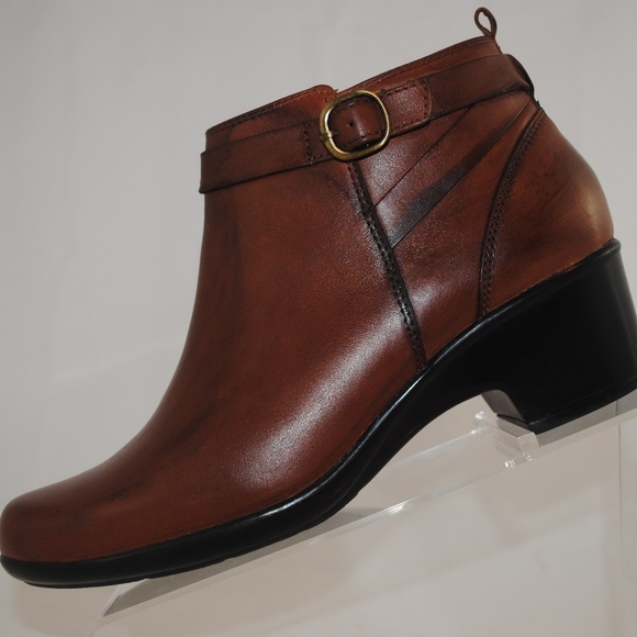 Clark's Collection Side Zip Ankle Boot RN 15260 - Picture 1 of 8